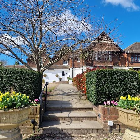 Tottington Manor Hotel Henfield ภายนอก รูปภาพ