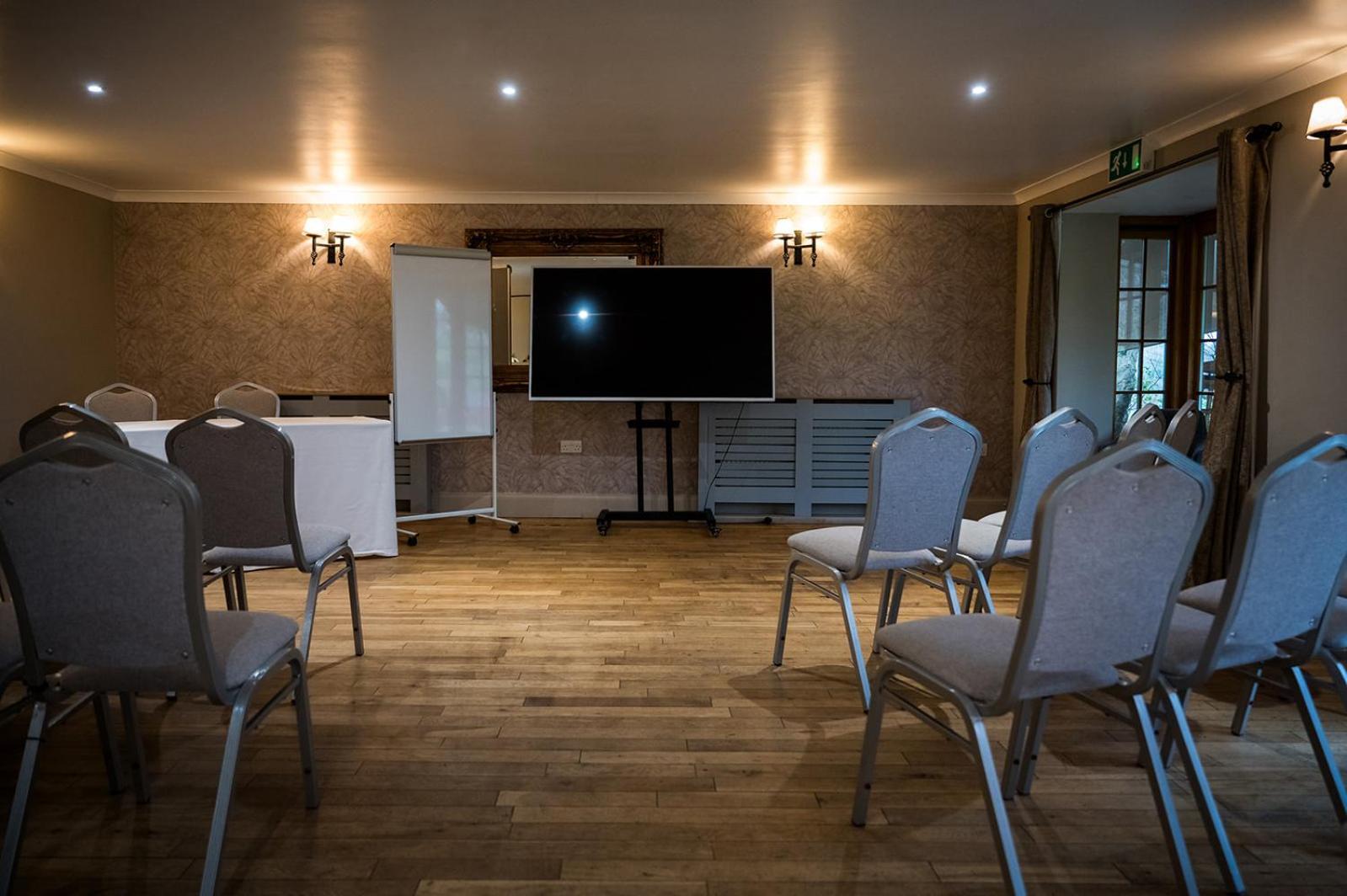 Tottington Manor Hotel Henfield ภายนอก รูปภาพ