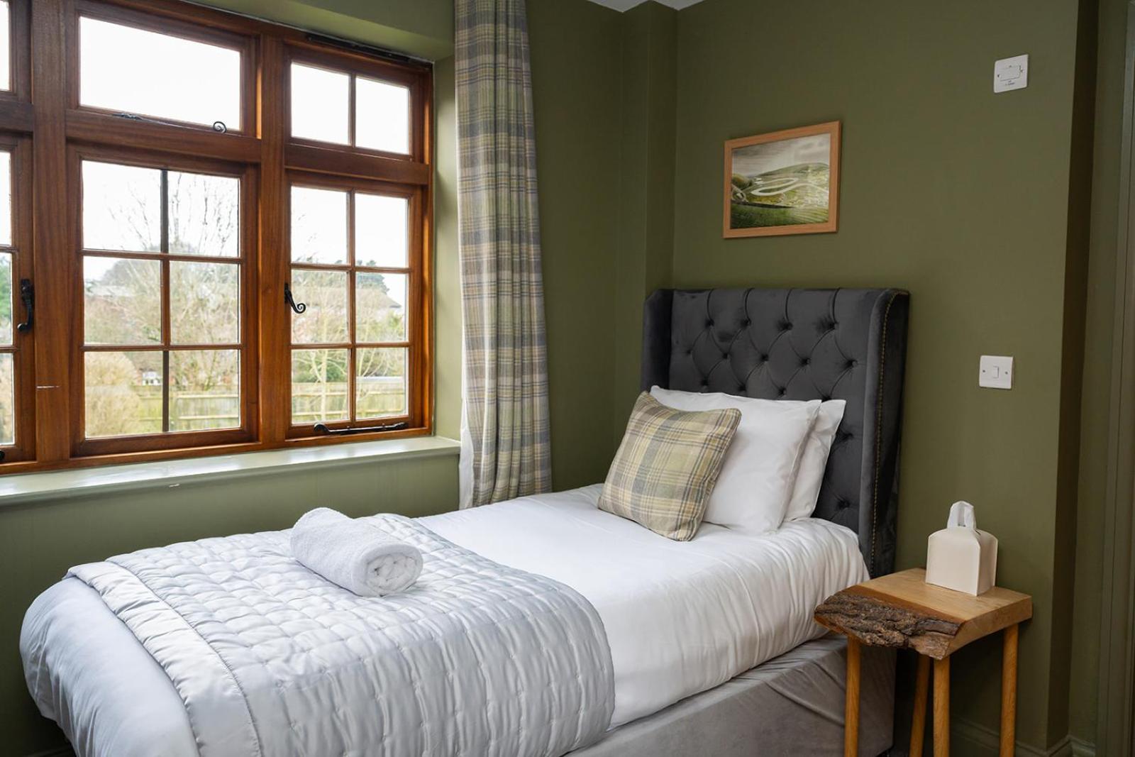 Tottington Manor Hotel Henfield ภายนอก รูปภาพ